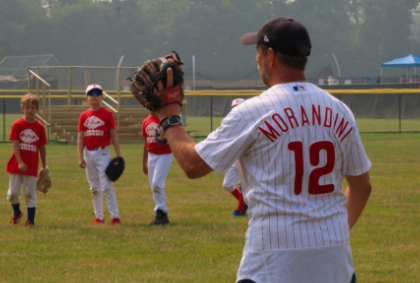 Mickey Morandini instructing campers